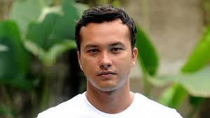 Actor nicholas saputra (pendekar tongkat emas, aadc 2) finds his solace during his travels. Instagram Nicholas Saputra Si Rangga Aadc Mandi Di Kali Netizen Syok Zoom In Perutnya Ya Allah Tribunstyle Com