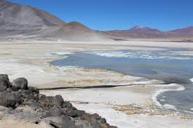 Rozprestiera sa na ploche 105 000 km2 (2x rozloha slovenska), ktorá patrí štyrom štátom, a to peru. San Pedro De Atacama Cile Cosa Fare My Way Around The World