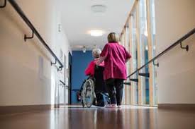 Aides Soignants La Crise Des Vocations Prend Une Ampleur Inquietante Espace Infirmier