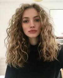 28 Curly hair styles ideas