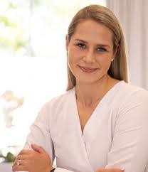 Linda Malan's Instagram, Twitter & Facebook