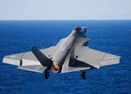 Jsf fighter flight characteristics do not differ from the characteristics of the aircraft of this class, standing on top of the world armed to the beginning of the. Datei F 35c Lightning Ii Of Vx 23 In Flight In November 2014 Jpg Wikipedia