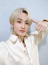 NCT 127's Mark And SEVENTEEN's BSS Are Friendship Goals