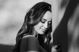 Am deschis astăzi televizorul ca să prind un promo cu andreea raicu. Andreea Raicu Naked At The Age Of 43 Andreea Esca Responded Immediately