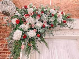 Although we cannot teach you the process of creating and choosing the right gifts, we can definitely give you some inspiration and help you save time and money. Roswell Cvb Hamilton Flowers Decor