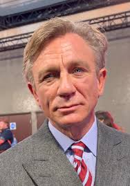 Daniel Craig Discusses Changes in Knives Out Character