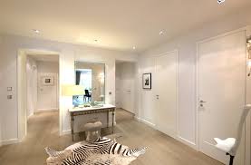 Startseite › designer wohnung herrnau. Elegante Designer Wohnung In Munchen Lebenstraum Immobilien Gmbh Co Kg Moderner Flur Diele Treppenhaus Homify