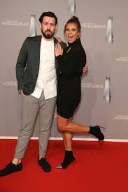 Laura wontorra legt ihren vater jörg wontorra rein. Https Www Promiflash De News 2017 03 31 Traenen Und 30 Punkte Ist Gil Nun Schon Lets Dance Sieger Html 2017 03 31t23 48 00 02 00 Https Content5 Promiflash De Article Images Gallery2048 Ekaterina Leonova Mit Gil Ofarim Bei Lets Dance Jpg Ekaterina