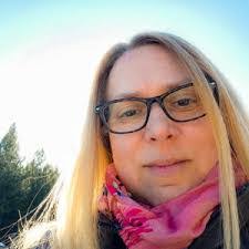 Carolyn Taber's Instagram, Twitter & Facebook