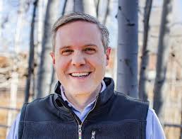 Donors continue to pour money into Frisch campaign