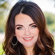 Krista Clapp's Instagram, Twitter & Facebook