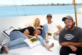 Katheryn winnick ist eine kanadische schauspielerin. Travis Fimmel Is A Little Bleary Eyed As He Enjoys Yacht Party After Comic Con Daily Mail Online