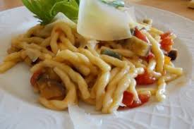 La pasta alla portofino è un primo piatto semplice e veloce, che si prepara in pochi minuti e combina il sapore intenso i fusilli alla portofino sono un primo piatto semplice e veloce, perfetto per portare in. Pasta Alla Portofino Un Primo Semplice E Veloce Ricetta Di Fidelity Cucina