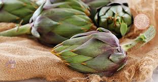 Per farlo, prendetevi un po' di tempo, perché a questo punto, se le hanno, tagliate via le punte con le spine del carciofo con un taglio netto. Carciofi Tutto Quello Che Devi Sapere Come Sceglierli E Cucinarli