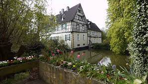 Haus große kettler bahnhofstrasse 11, laer, niedersachsen, germany, 49196. Rittergut Haus Laer Historische Location In Bochum Fur Besondere Anlasse Und Hochzeitsparadies