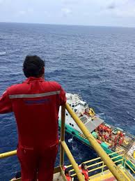 Namun, bagi gaji setinggi itu, ia mempunyai harga lain yang anda perlu bayar. Offshore Life Setiap Pekerja Pelantar Minyak Mesti Rasa Facebook