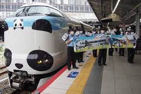 小田急電鉄 片瀬江ノ島駅新駅舎の工事完了 新たにクラゲ水槽も マイナビニュース 駅舎 江の島 観光 クラゲ水槽
