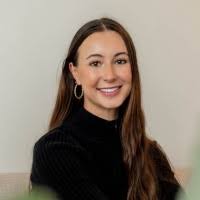 Melanie Christ's Instagram, Twitter & Facebook