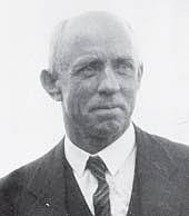 ROTORUA BOYS' HIGH SCHOOL AN HISTORICAL INTRODUCTION Kevin J. Lyall School  Historian