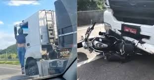 Pemandu mabuk | pegawai pemasaran maut rempuh lori seorang pegawai pemasaran yang memandu secara melawan arus dipercayai seorang pegawai pemasaran yang memandu secara melawan arus dipercayai akibat mabuk, maut selepas kereta dipandunya merempuh sebuah lori. Video Lelaki Berpaut Pada Lori Lebih 30km Cuba Tahan Pemandu Selepas Langgar Motor Hingga Isterinya Maut