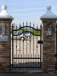 Rappresentano la scelta migliore per via delle proprietà del ferro. Cancelli In Ferro Modena Sassuolo Prezzi Costo Produzione Cancello Pedonale Cancellate