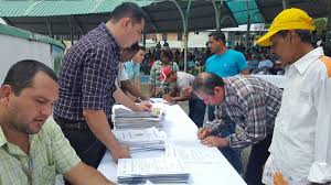 Agricultores De Quininde Reciben Sus Escrituras Ministerio De Agricultura Y Ganaderia