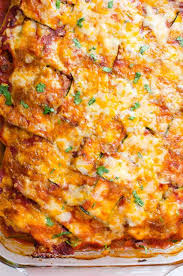 Low Carb Chicken Zucchini Casserole With Layers Of Cooked Shredded Chicken Zucchini Noodles S Chicken Zucchini Casserole Zucchini Casserole Enchiladas Healthy