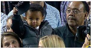 Derek Jeter S Nephew Tipping His Cap Derek Jeter New York Yankees Go Yankees