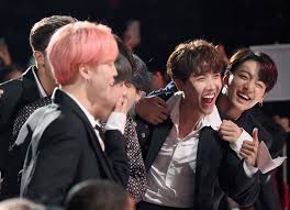 Jungkook bekam nach seinem ausstieg aus der. J Hope V Jungkook Jimin Suga Jin And Rm Of Bts 42 Moments From The Billboard Music Awards That Hit All The Right Notes Popsugar Celebrity Photo 39