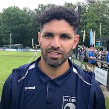 TRAINERS HEREN 1 EN 2 VOOR SEIZOEN '25/'26 VASTGELEGD Sportclub Varsseveld  heeft voor het seizoen 2025/2026 Yassin Ouardighi aangesteld als nieuwe  hoofdtrainer. De 38-jarige Ouardighi is momenteel bezig aan zijn tweede  seizoen