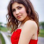 Danna Reid's Instagram, Twitter & Facebook