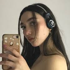 Karen Verdugo's Instagram, Twitter & Facebook