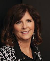 Jeannie Glover's Instagram, Twitter & Facebook