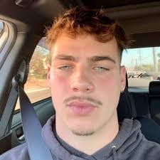 Andrew Czajkowski's Instagram, Twitter & Facebook