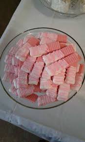 White Chocolate Dipped Sugar Wafers Drizzled With Pink Cookie Icing For Baby Gir 2019 Wh Baby Girl Shower Themes Baby Shower Food For Girl Baby Shower Treats