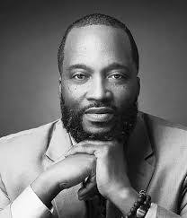 Karen Kikta's Instagram, Twitter & Facebook