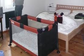 Neben vielen webseiten bieten auch testmagazine berichte über ihren kinder reisebett test zur verfügung. Baby Reisebetten Sperrig Und Schwer Oder Kompakt Und Leicht Tipps Zur Auswahl Des Richtigen Reisebetts Fur Baby Und Kleinkind