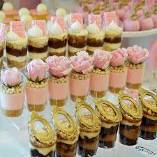 Candiedwedding Nachspeisegeburtstagsparty In 2020 Mini Desserts Wedding Succulent Wedding Cakes Wedding Dessert Table