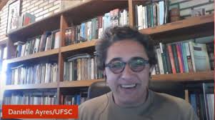 Hoje na UFSC: Novos patriotas da extrema direita latino-americana.  Entrevista com Danielle Ayres