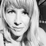 Linda Schnee's Instagram, Twitter & Facebook