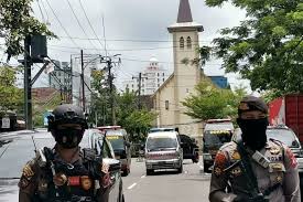 Pastor paroki katedral makassar wilhelmus tulak kepada smartfm mengatakan, natal tahun ini sangat berbeda dibanding sebelumnya. Aw6aiijb0spkfm