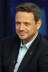 W drugiej turze przegrał z andrzejem dudą, jednak zdobył w nich 10 mln głosów. Rafal Trzaskowski Jako 8 Latek Zagral W Serialu To Byl Koszmar Gala Pl