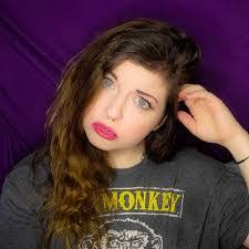 Alisha Liles's Instagram, Twitter & Facebook