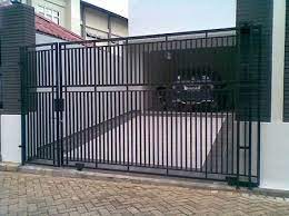 Perpaduan nilai seni klasik berupa bentuk daun atau bunga akan membuat nuansa klasik akan semakin kental. Desain Pagar Rumah Mewah Minimalis Modern Dindin Design