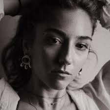 Carmen Puig's Instagram, Twitter & Facebook