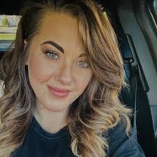 Maureen Martell's Instagram, Twitter & Facebook