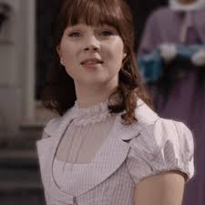 Eloise Bridgerton's 10 Best Costumes From Season 2 of “Bridgerton”