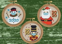 Add one of these cute, wintry snowmen as a gift topper or as a christmas ornament for your tree. Pin On Knitting