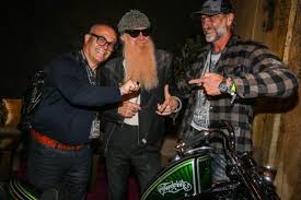 Entdecke rezepte, einrichtungsideen, stilinterpretationen und andere ideen zum ausprobieren. Meet Greet Mit Zz Top Frontmann Billy Gibbons Thunderbike