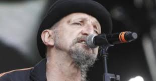 Nota la band negli anni 1980 per il loro successo 'se mi rilasso collasso'. Ecwpcg7iiga Hm